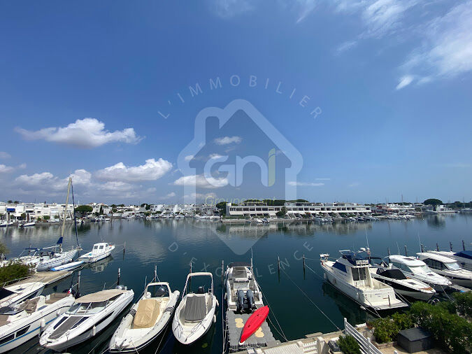 Marina Jolie vue pour cette marina de 2 eme étage en P2 cabine CM1584 photo1