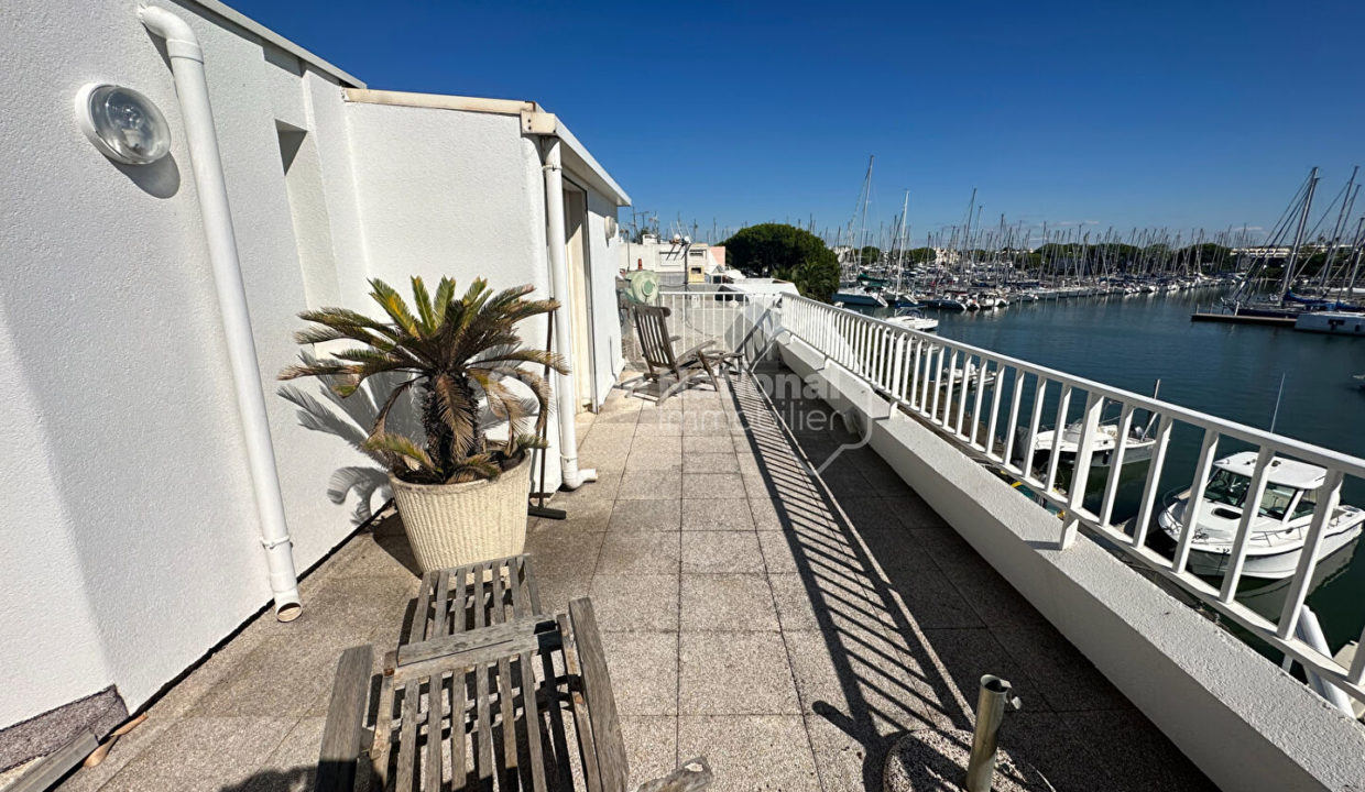 Exceptionnelle Marina 4 chambres garage appontement large CM1661 photo4