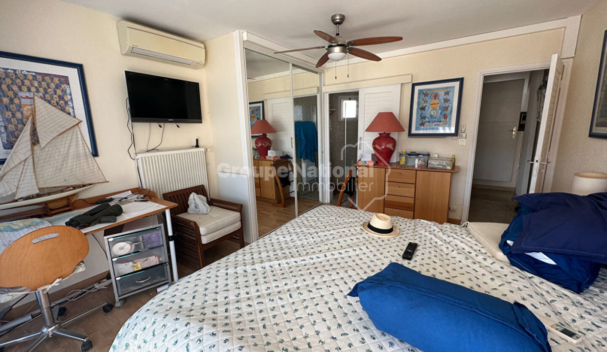 Exceptionnelle Marina 4 chambres garage appontement large CM1661 photo8