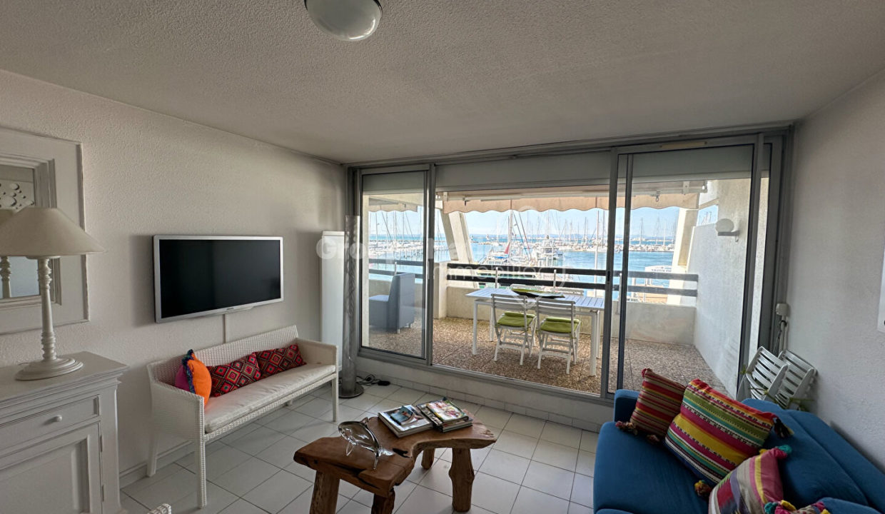 Appartement P3 vue port et mer + parkings et cellier CM1691 photo4