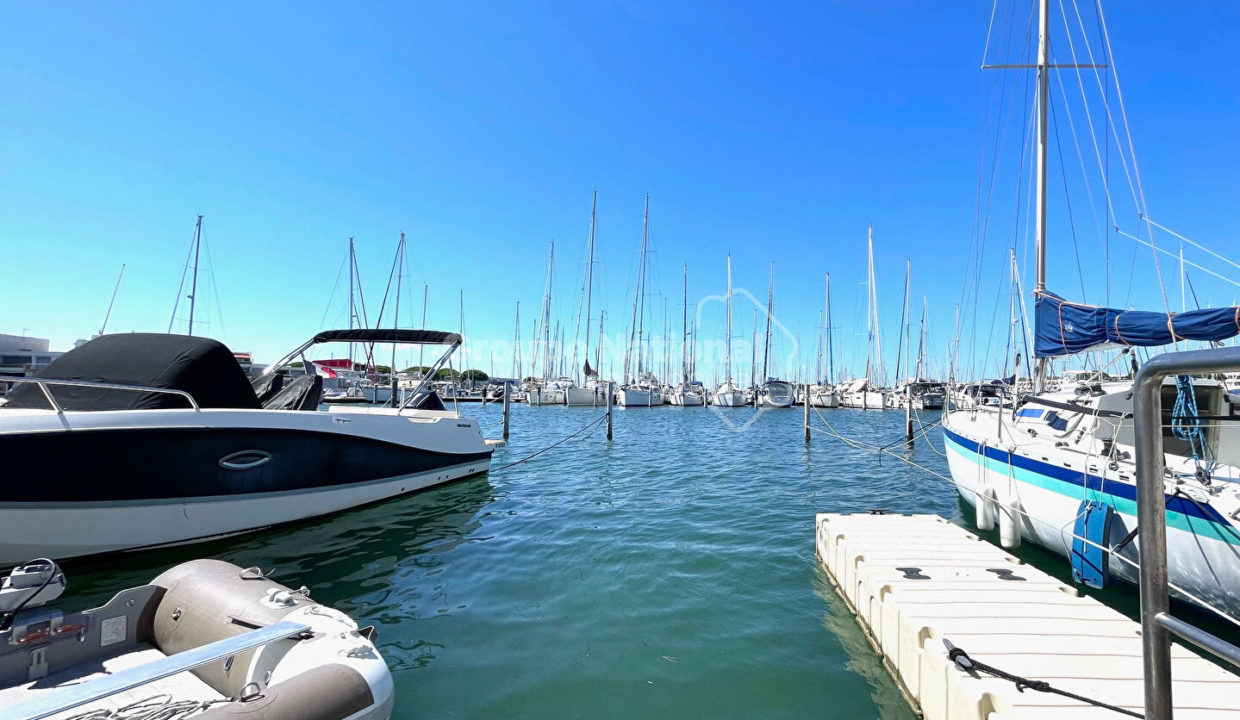 Superbe marina avec accès directe au quai CM1830 photo2