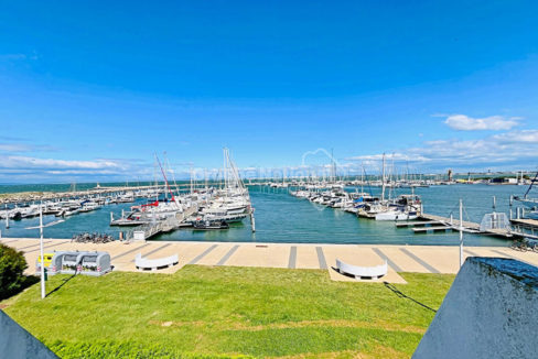 Marina Superbe vue mer pour ce studio cabine a Port Camargue CM1815 photo1