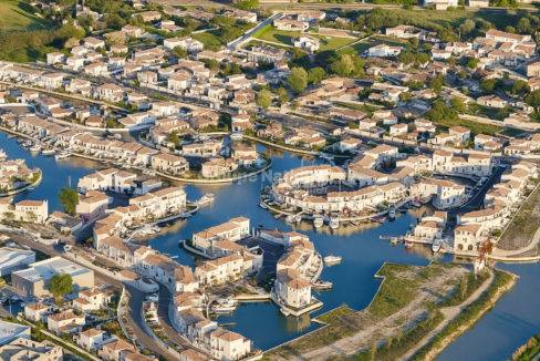 Marina Magnifique marina sur Aigues-Morte avec garage CM1841 photo1