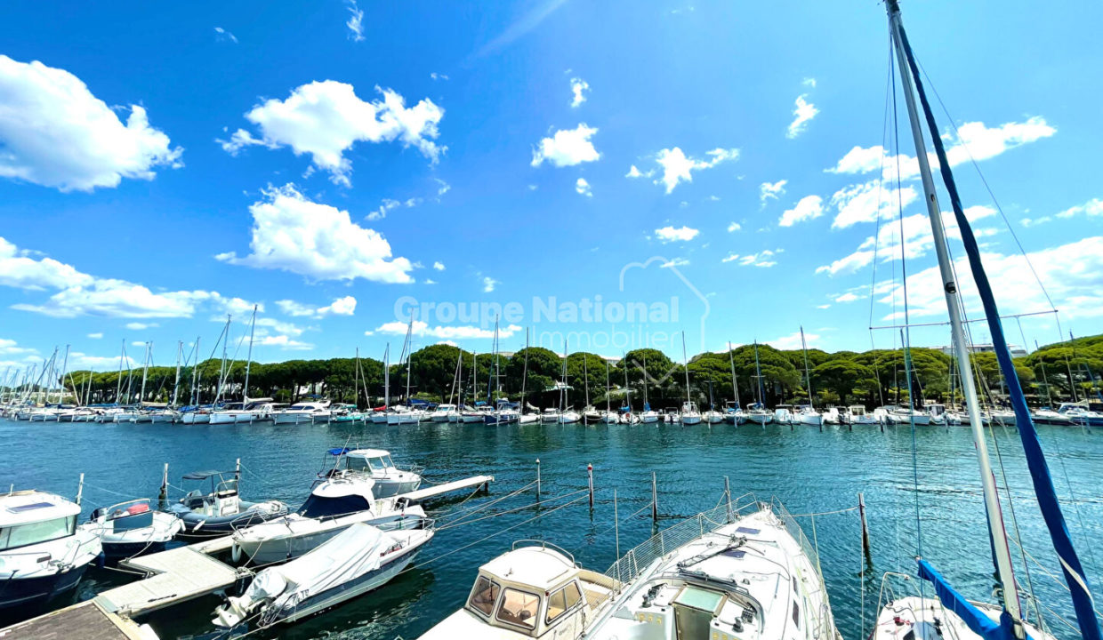 marina avec vu directe sur l'eau CM1828 photo1