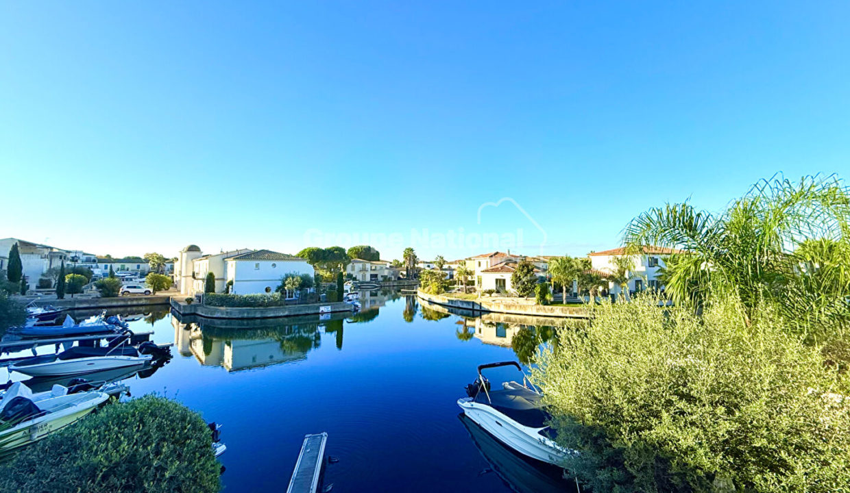 Magnifique marina sur Aigues-Morte avec garage CM1841 photo1