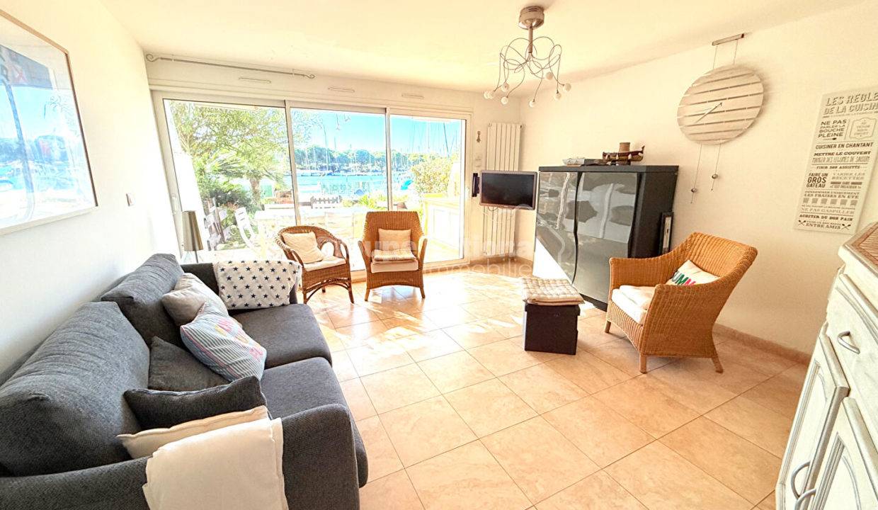 Marina en rez-de-chaussée lumineuse avec garage CM1870 photo3