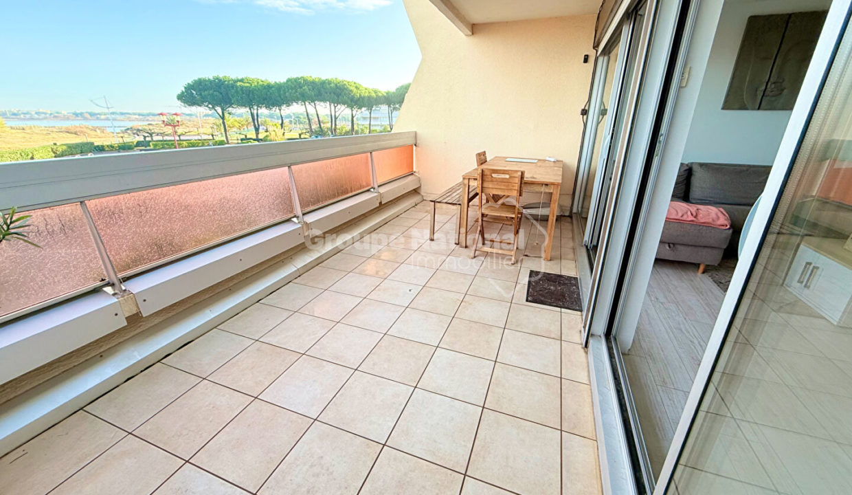 Port-Camargue P3 vue mer parking cellier CM1877 photo2