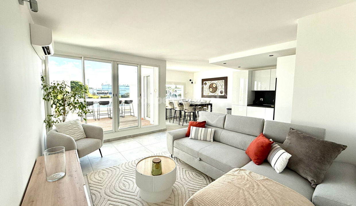 Marina P4 accès direct au quai entièrement rénové CM1880 photo2