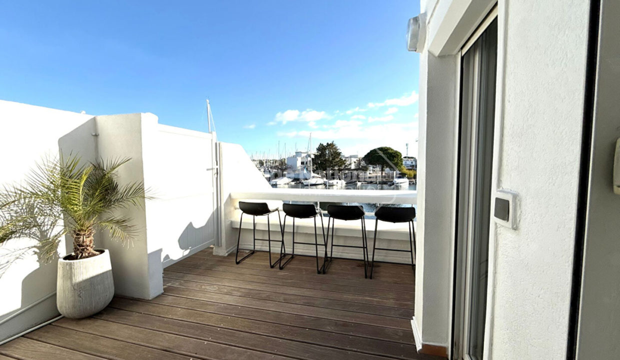 Marina P4 accès direct au quai entièrement rénové CM1880 photo11