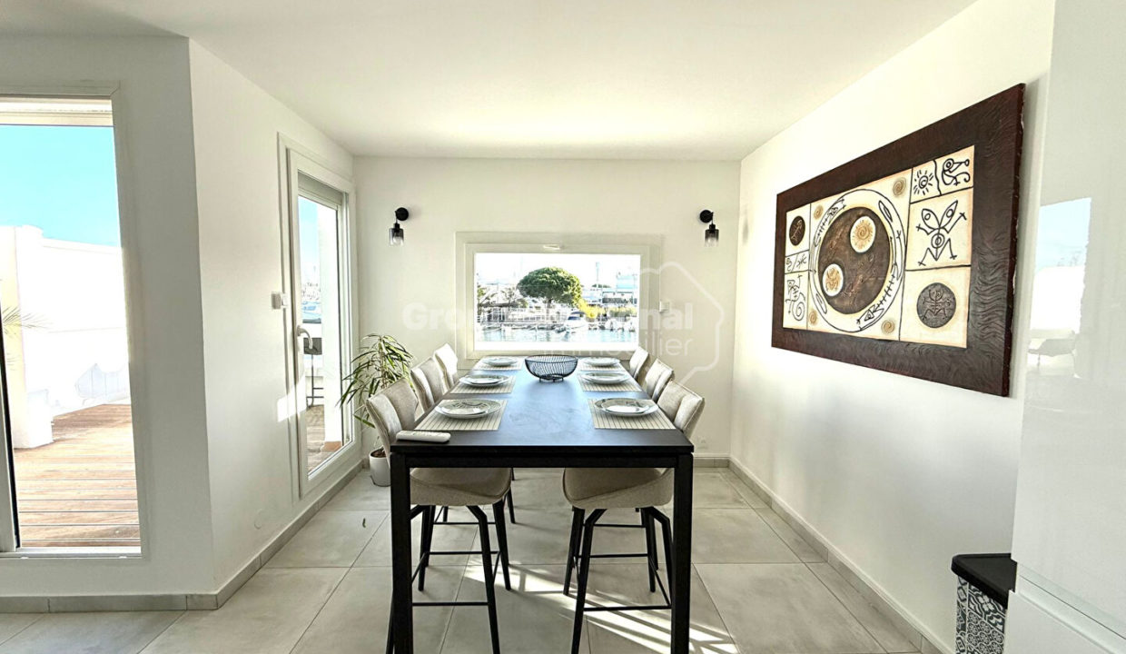 Marina P4 accès direct au quai entièrement rénové CM1880 photo1