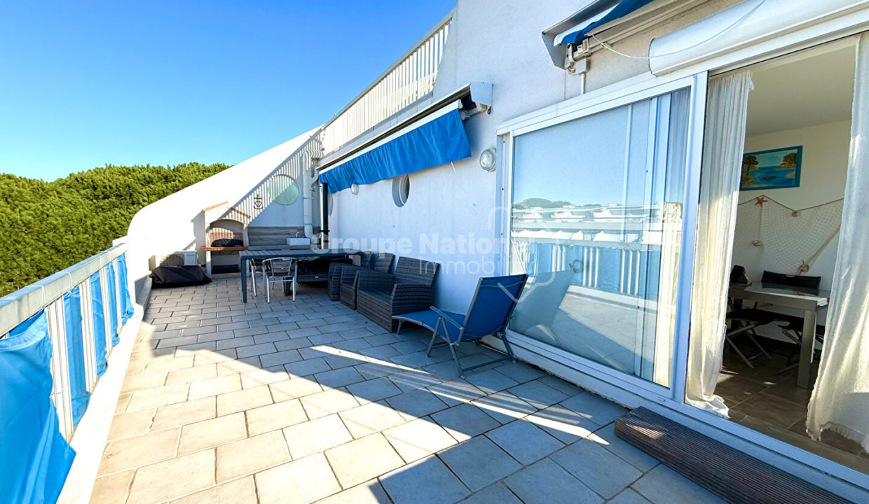 Appartement terrasse XXL avec parking et cellier CM1881 photo1