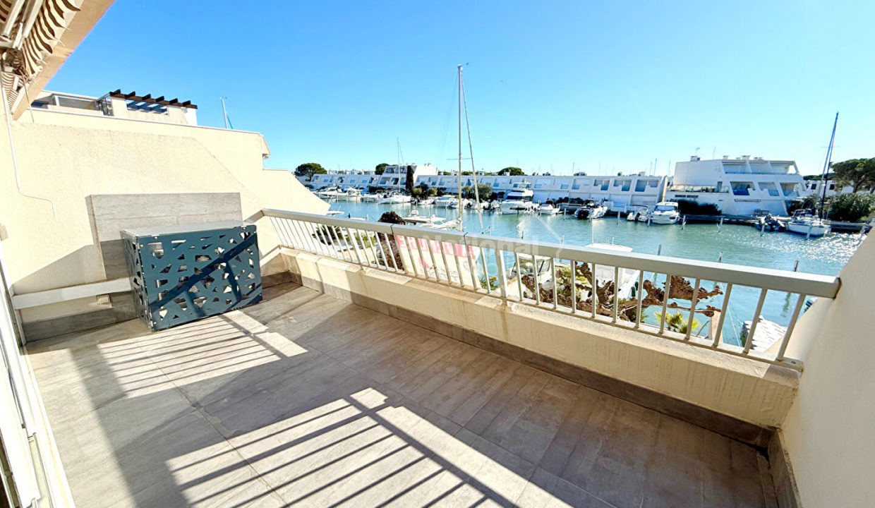Charmante marina accès direct appontement et terrasse plein Sud CM1884 photo3