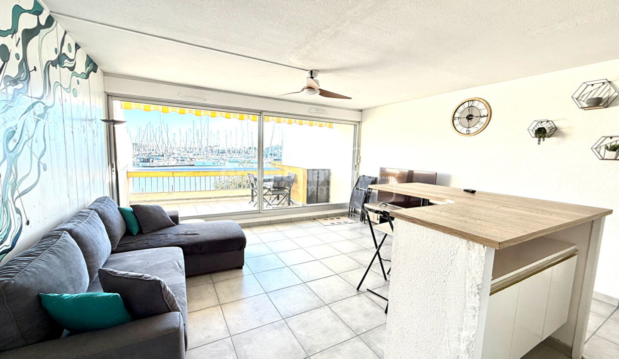 Charmante marina avec accès direct au ponton et proche plage CM1882 photo3