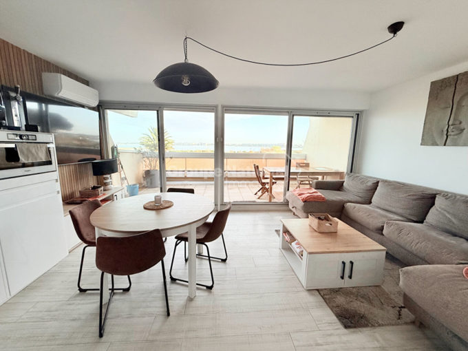 Marina Port-Camargue P3 vue mer parking cellier CM1877 photo1