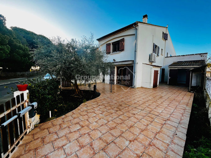 Marina Belle maison avec jardin proche de la plage CM1890 photo1