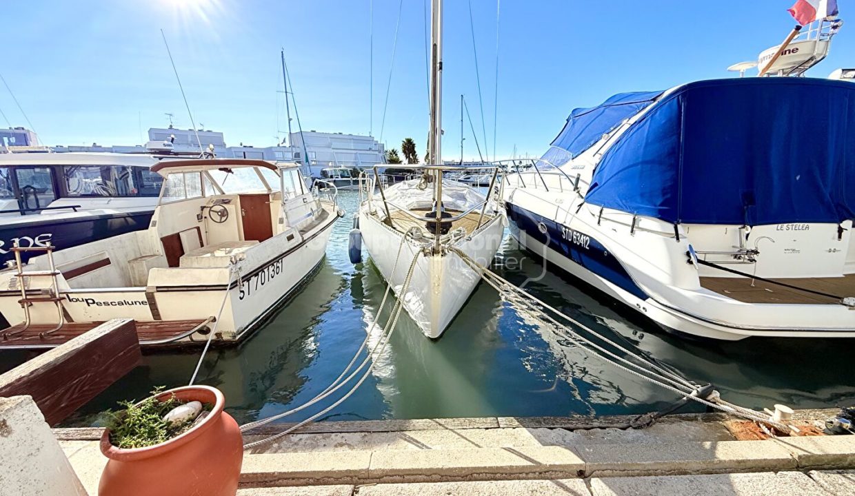 Spacieuse marina avec appontement large CM1887 photo9