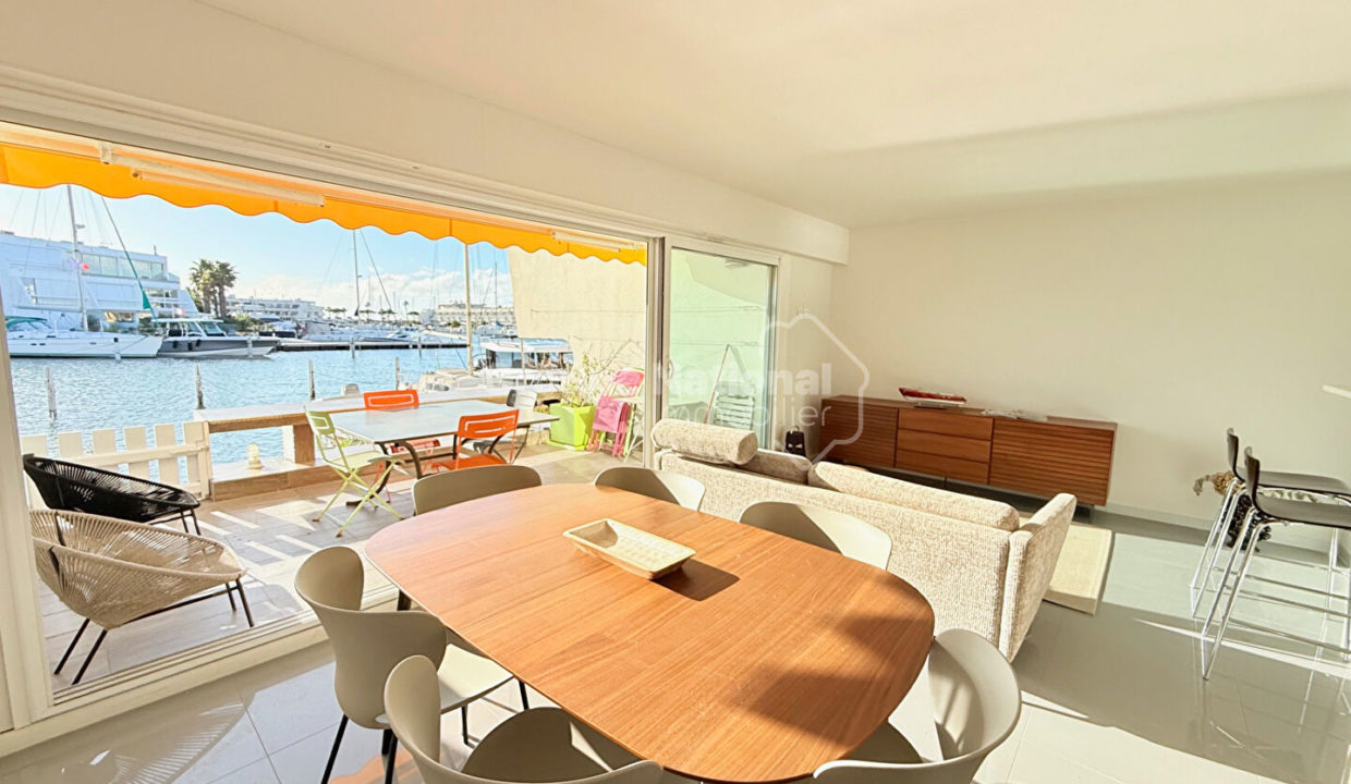 Marina P3 rez-de-chaussée accès direct quai et abri voiture CM1872 photo1