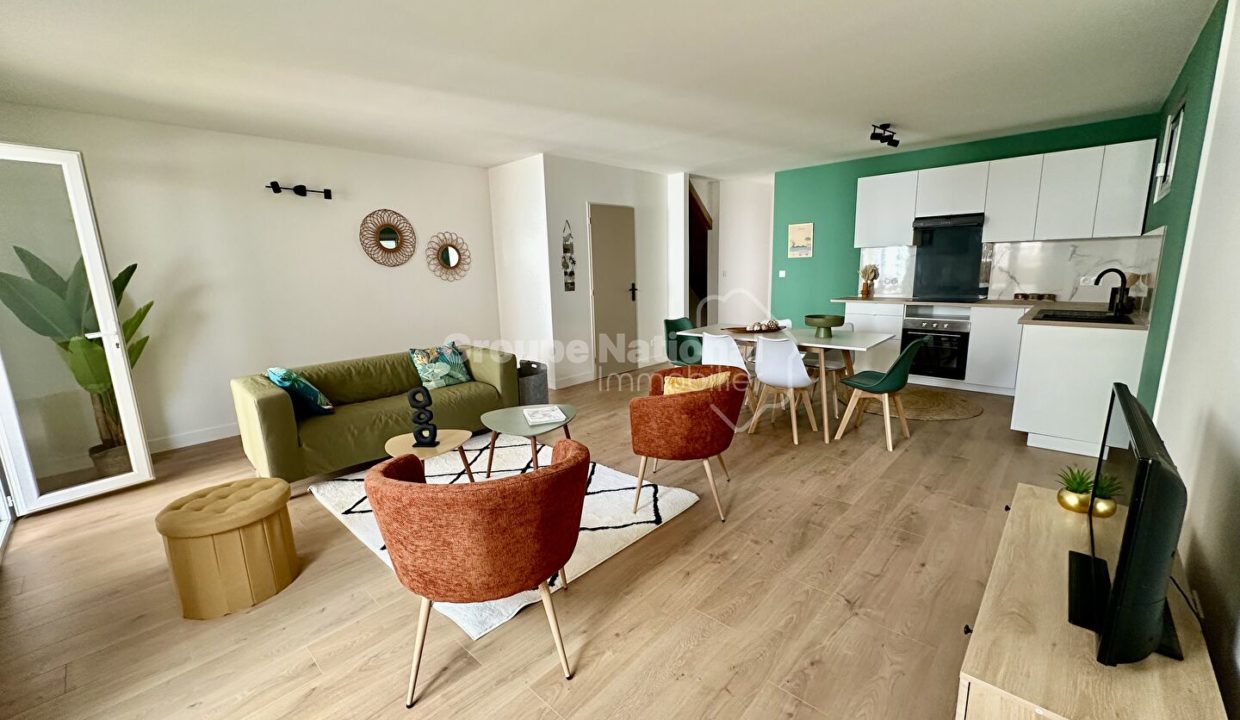 Centre-ville Grau-du-roi appartement duplex rénové CM1900 photo1