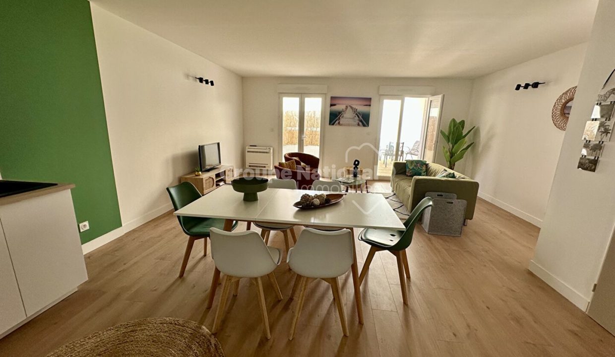 Centre-ville Grau-du-roi appartement duplex rénové CM1900 photo5