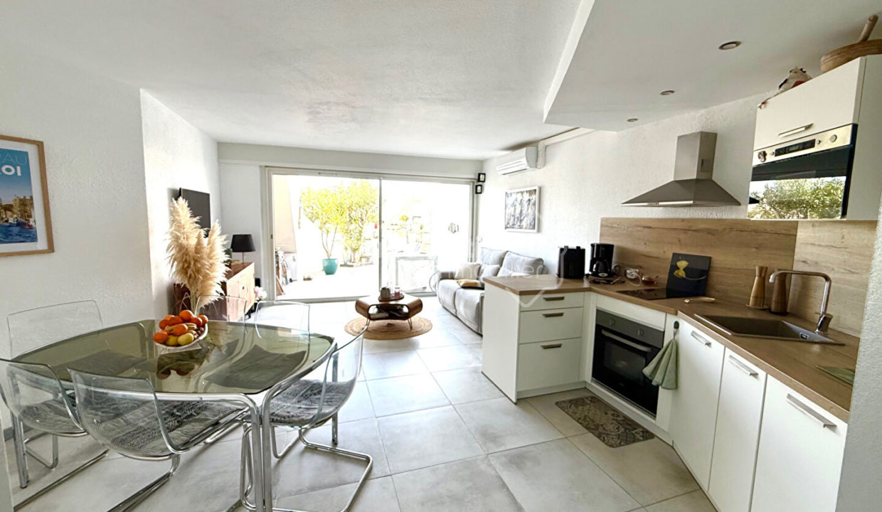 Marina rez-de-chaussée P3 proche plage CM1897 photo3