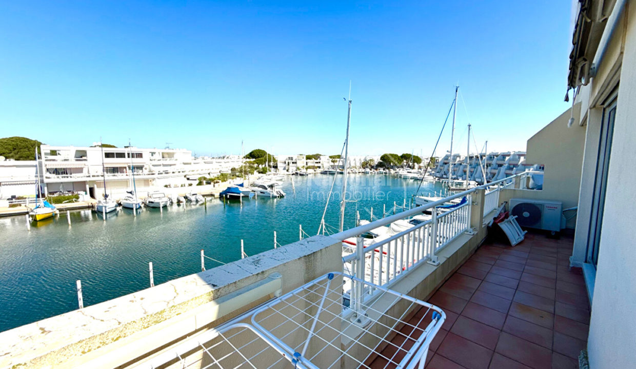 Marina avec appontement large et proche de la plage et des commerces CM1911 photo2