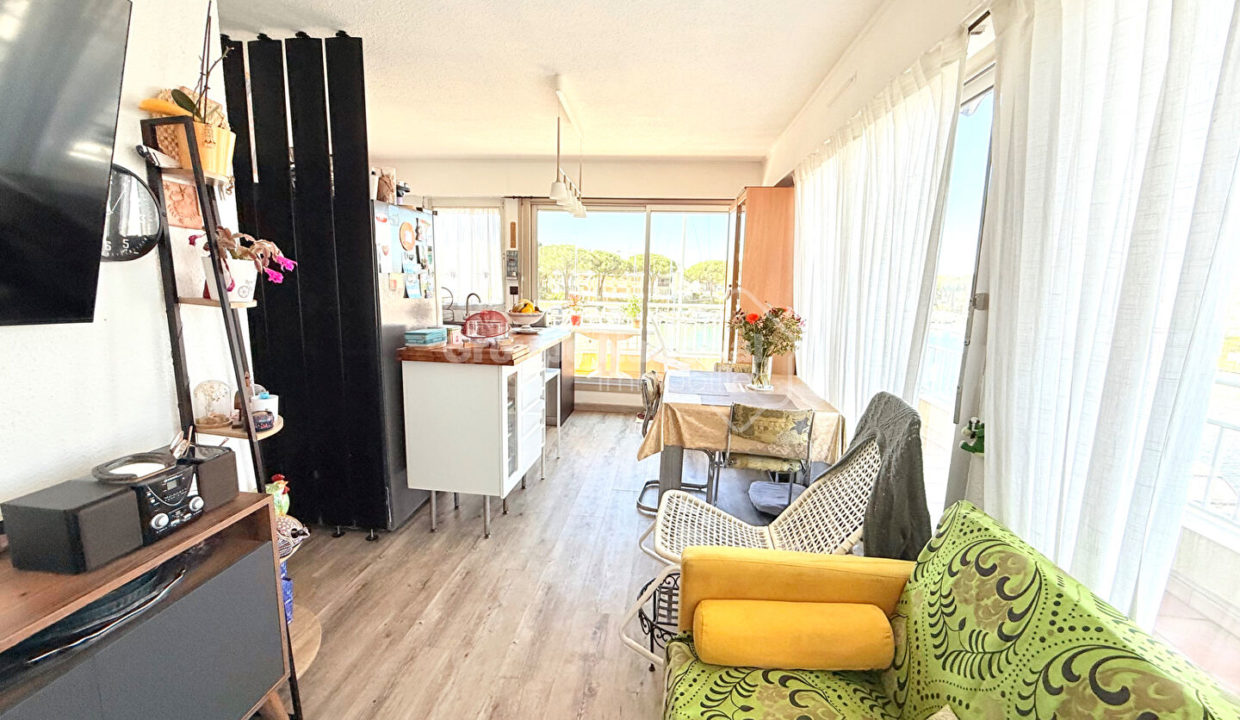 Marina avec appontement large et proche de la plage et des commerces CM1911 photo5