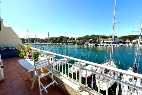 Marina Marina avec appontement large et proche de la plage et des commerces CM1911 photo1