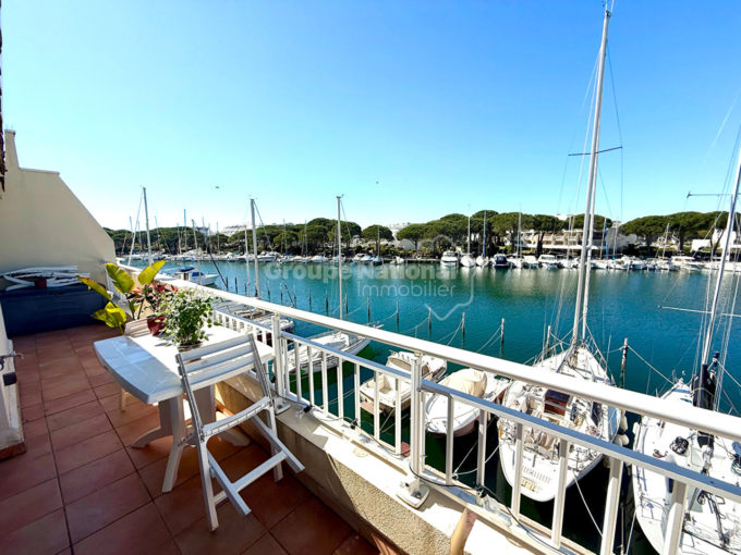 Marina Marina avec appontement large et proche de la plage et des commerces CM1911 photo1