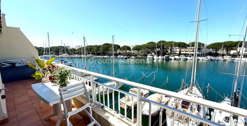 Marina Marina avec appontement large et proche de la plage et des commerces CM1911 photo1