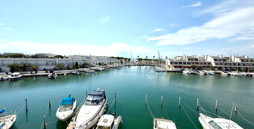 Marina Marina studio vue mer appontement large proche plage CM1916 photo1