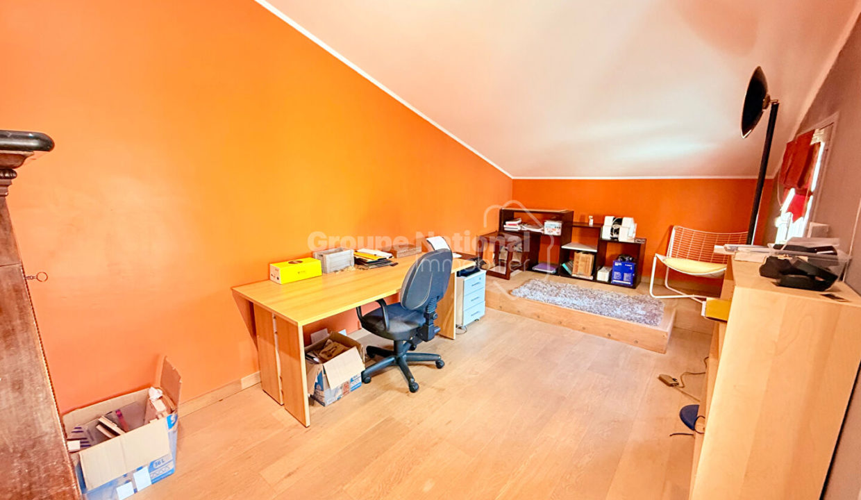 Maison en pierre de 151 m² avec grand jardin et garage CM1845 photo9