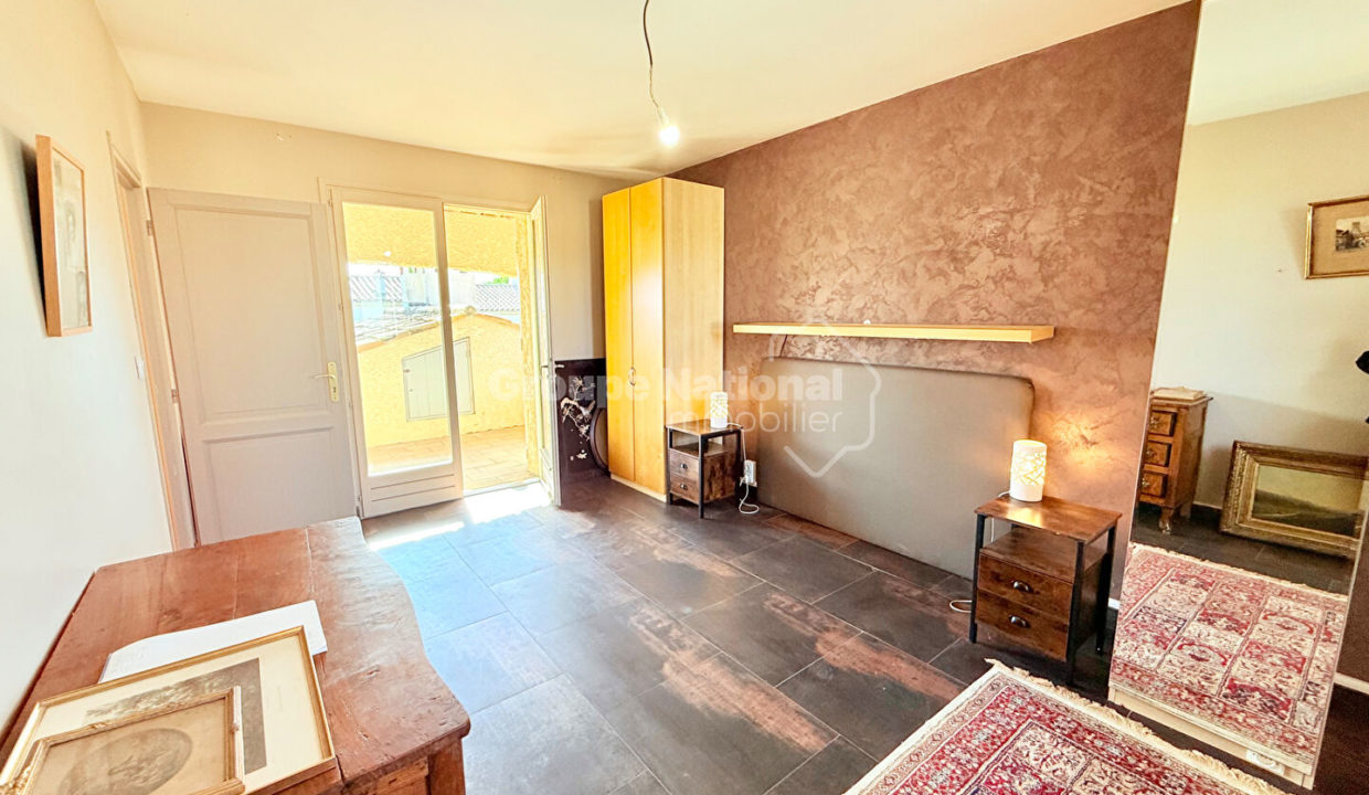 Maison en pierre de 151 m² avec grand jardin et garage CM1845 photo10