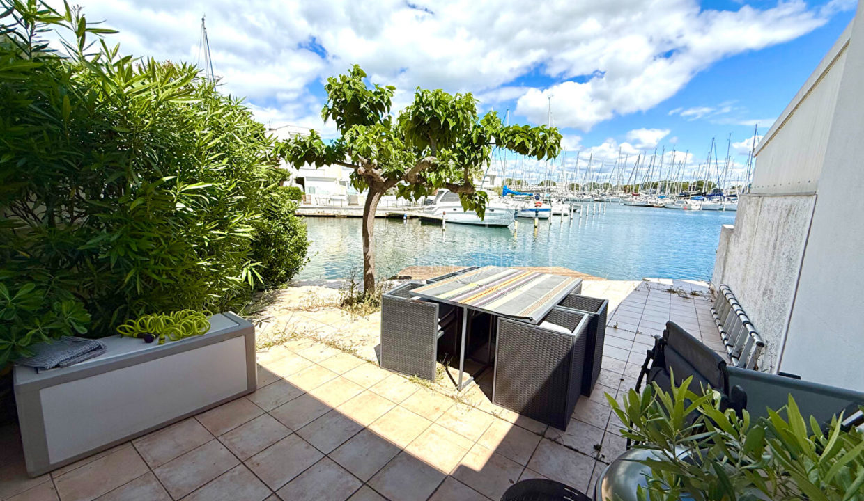 Superbe appartement avec terrasse et vue sur le port CM1910 photo1