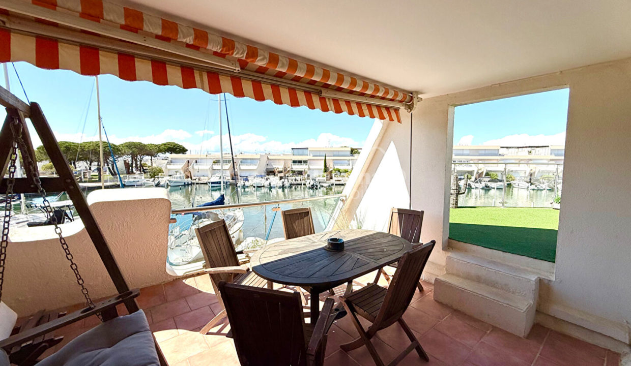 Proche plage Marina avec grande terrasse et appontement large CM1920 photo3