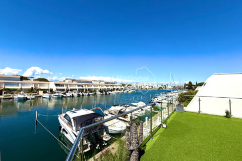 Marina Proche plage Marina avec grande terrasse et appontement large CM1920 photo1