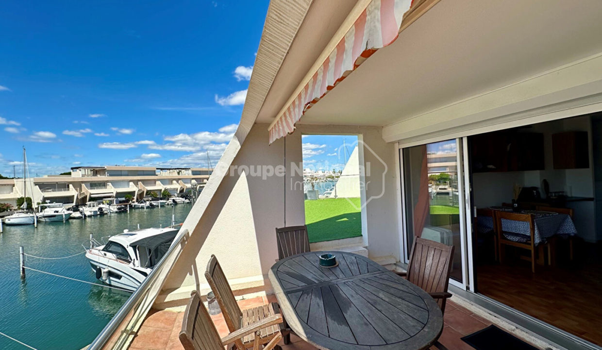 Proche plage Marina avec grande terrasse et appontement large CM1920 photo3