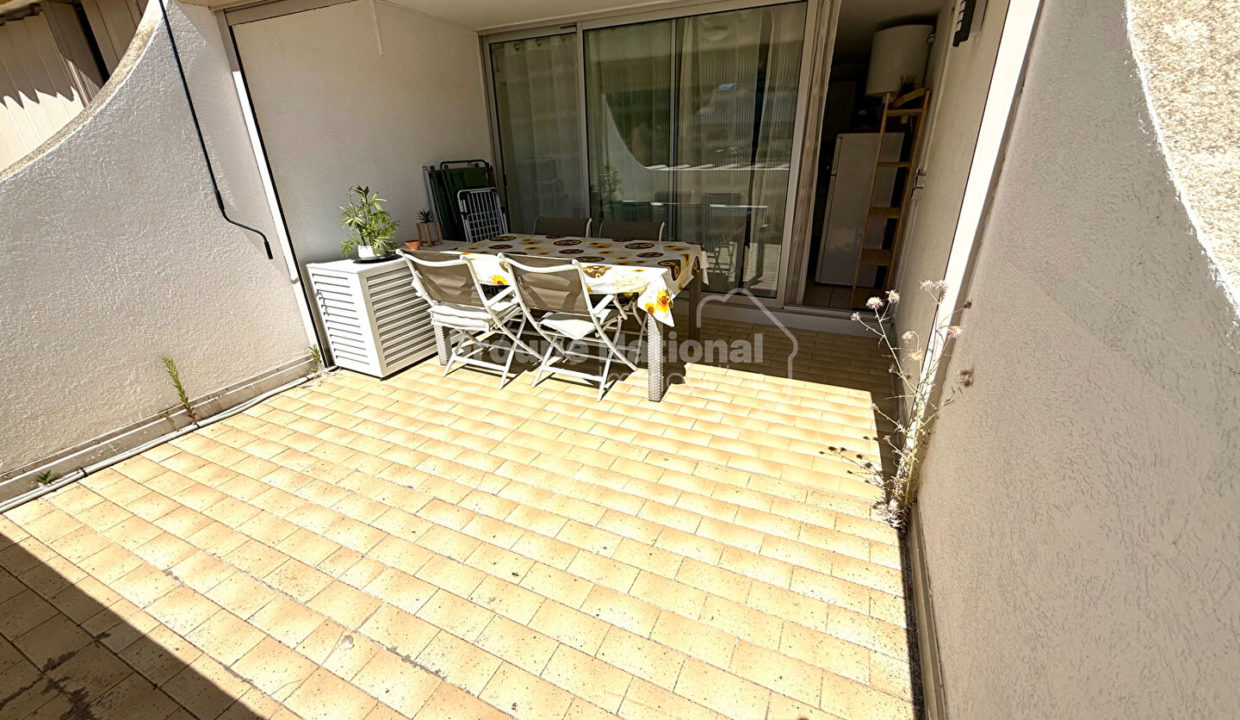 appartement avec grande terrasse CM1933 photo1