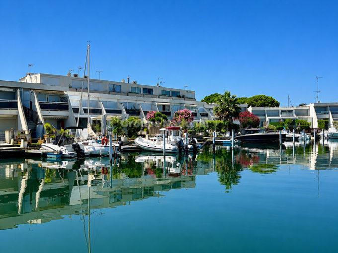 Marina Marina en rez-de-chaussée avec appontement large CM1931 photo1
