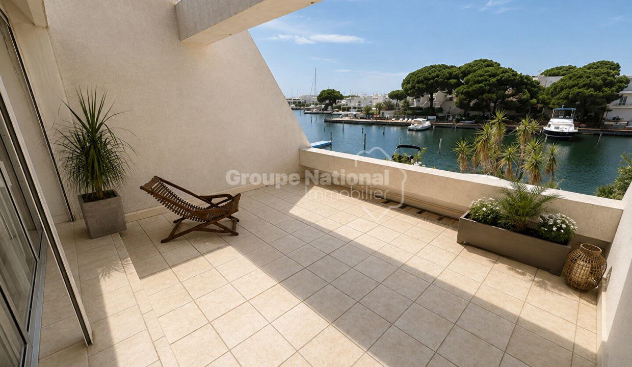 Marina d'exception en duplex appontement large CM1950 photo10