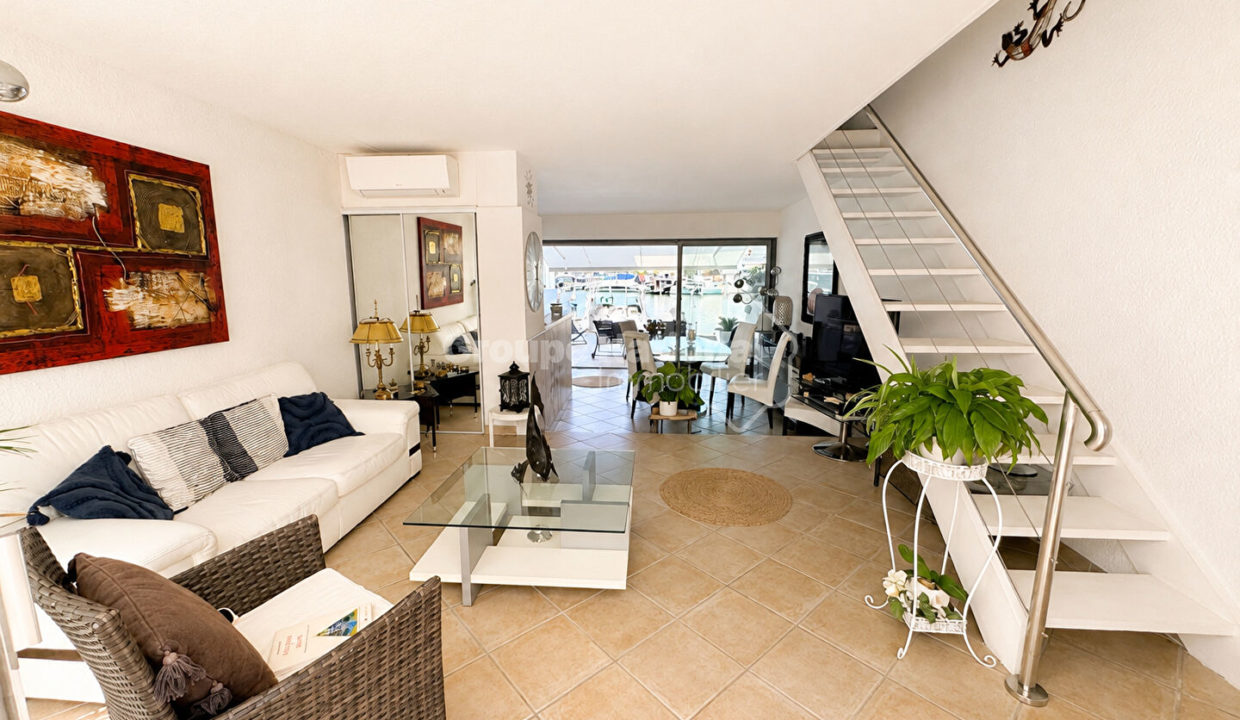 Charmante marina en duplex avec appontement large et garage CM1954 photo3