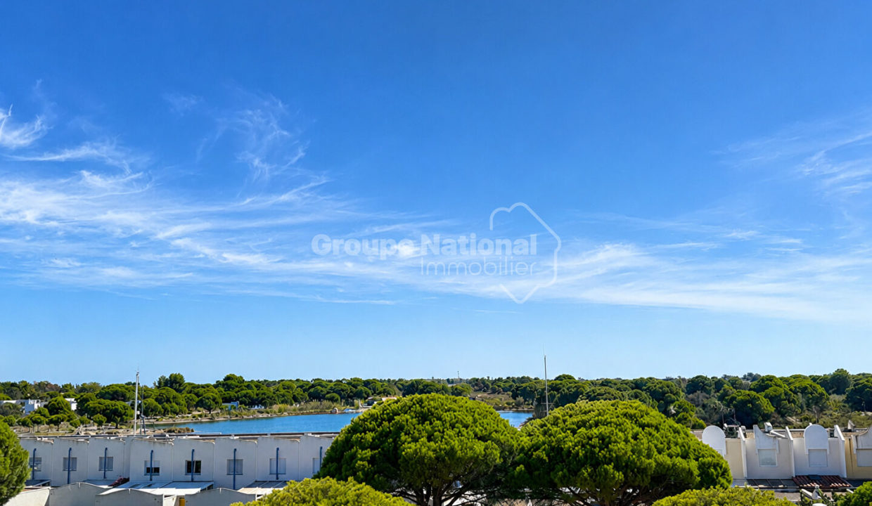 Port-Camargue Studio grande terrasse de 24m² proche plage et commerces + parking et cellier CM1956 photo2