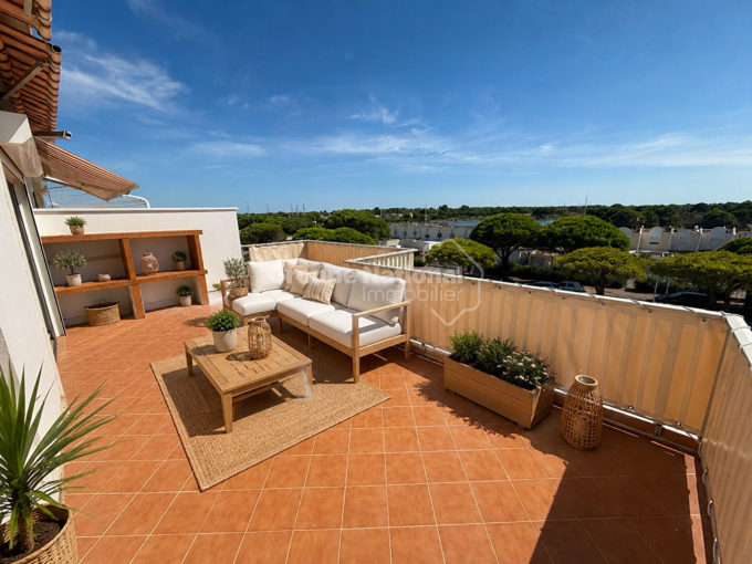 Marina Port-Camargue Studio grande terrasse de 24m² proche plage et commerces + parking et cellier CM1956 photo1